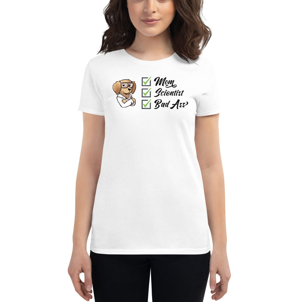 Women's short sleeve t-shirt: Mom Scientist